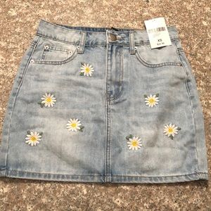 Forever 21 Daisy Embroidered Denim Skirt